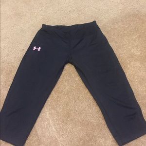 Girls under armour crop pants