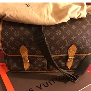 Louis Vuitton sac gibeciere gm messenger crossbody