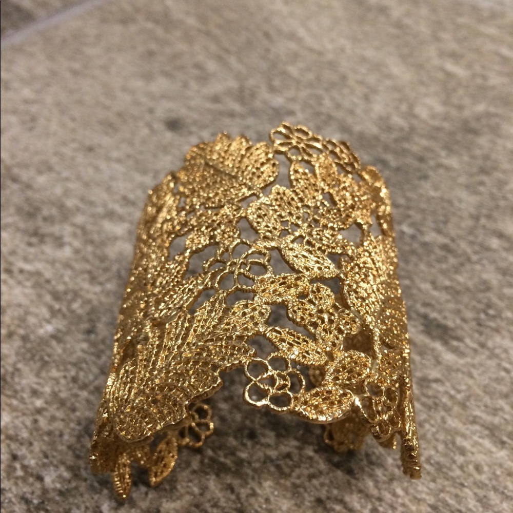 Stella & Dot Chantilly Lace Cuff