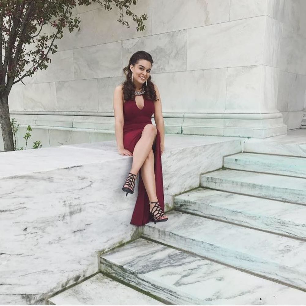 Meet your Posher, Alicia