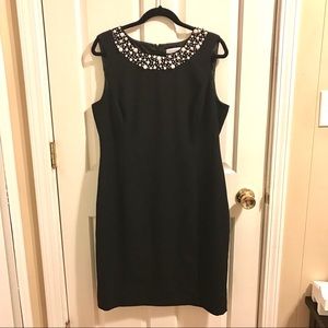 💕beautiful Calvin Klein pearl dress