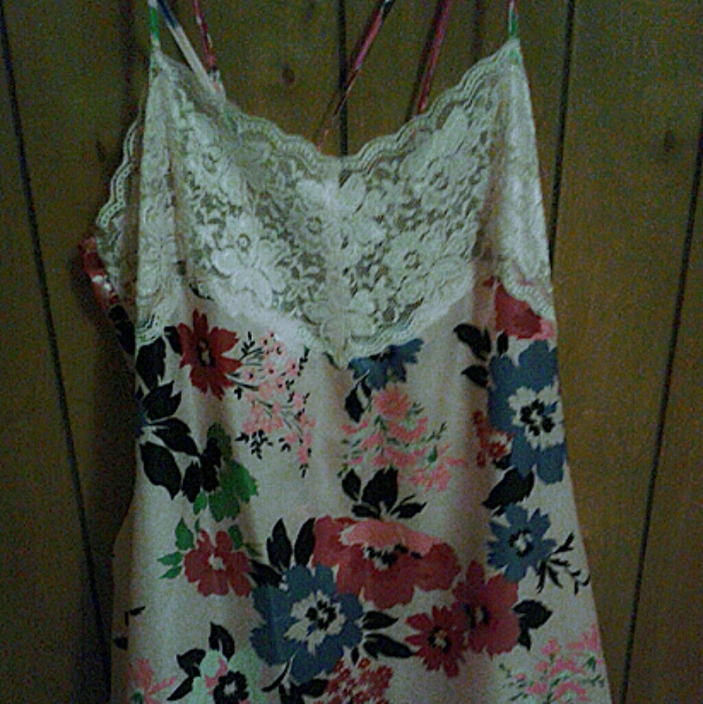Flower Pattern Lingerie - Picture 2 of 3