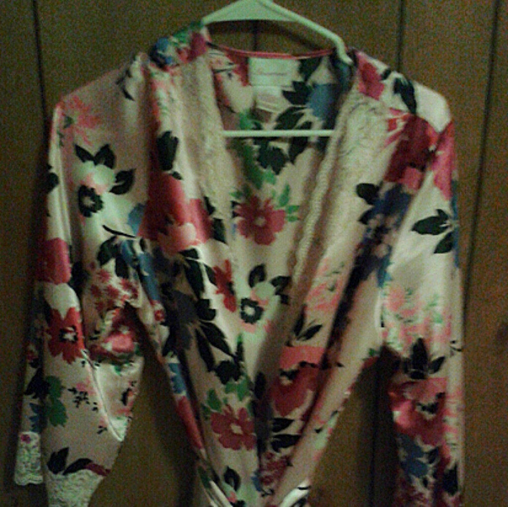 Flower Pattern Lingerie - Picture 3 of 3