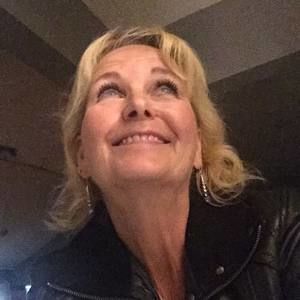 Meet your Posher, Teddi