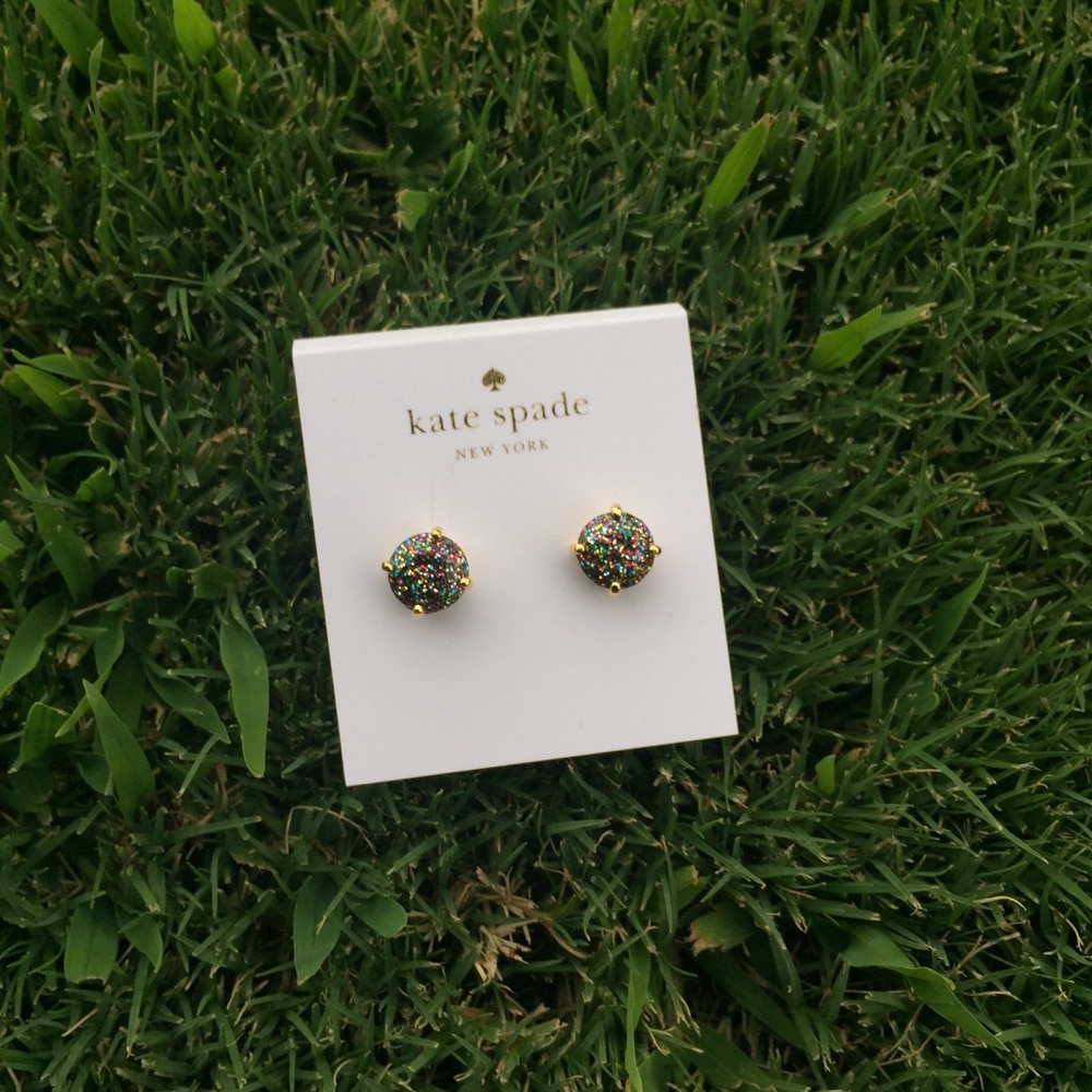 1 LEFT! Kate ♠️ New York Glitter Studs - Picture 2 of 3
