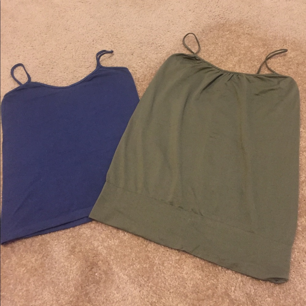 Bundle: navy blue and green tank. Size M/L