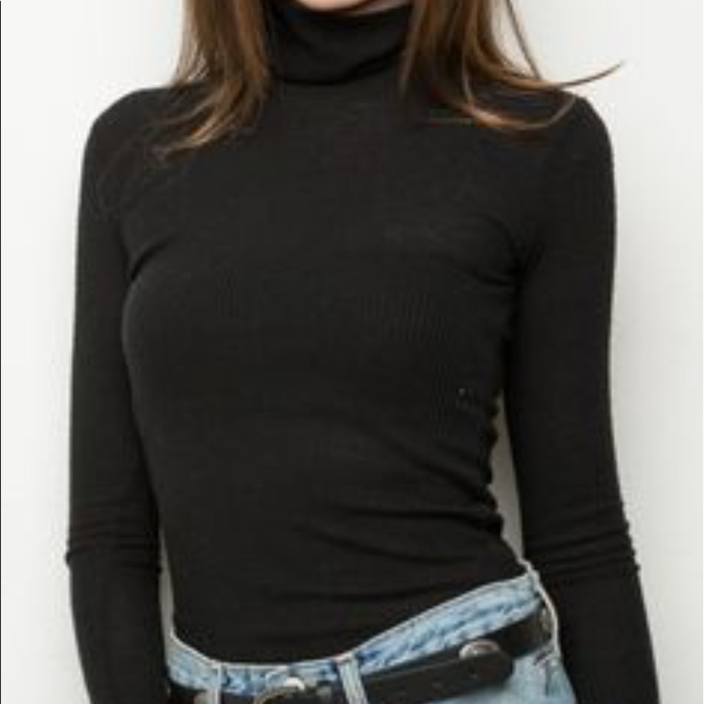 Brandy Melville bnwt turtleneck top