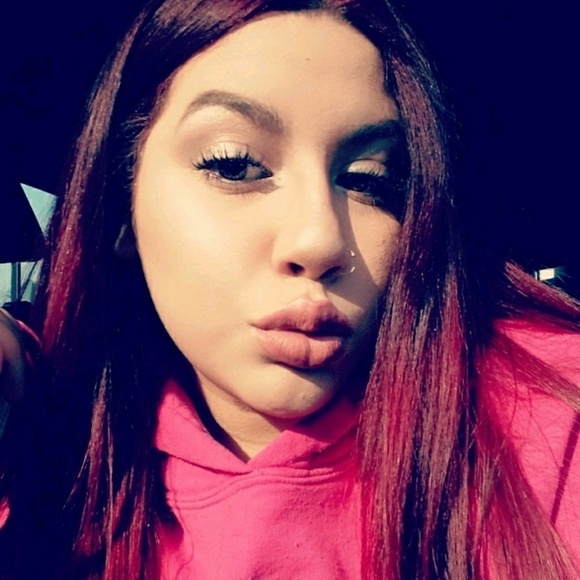 Meet your Posher, Chelsie - Picture 1 of 1