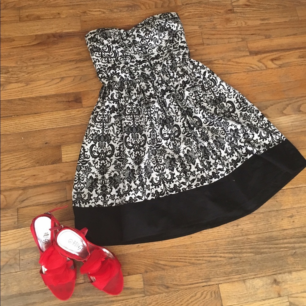 Party-perfect fit and flare strapless dress