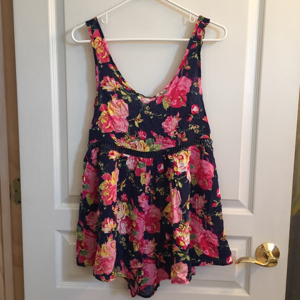 Cute floral romper for summer 🌺