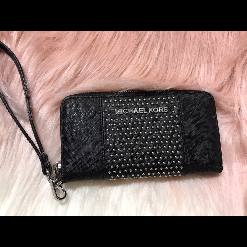 AUTHENTIC MICHAEL KORS BLACK WRISTLET