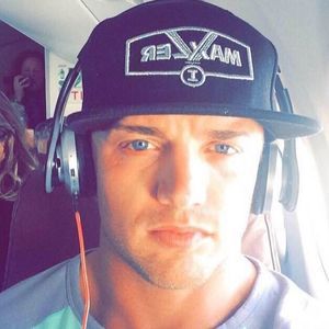 Meet your Posher, Dustin