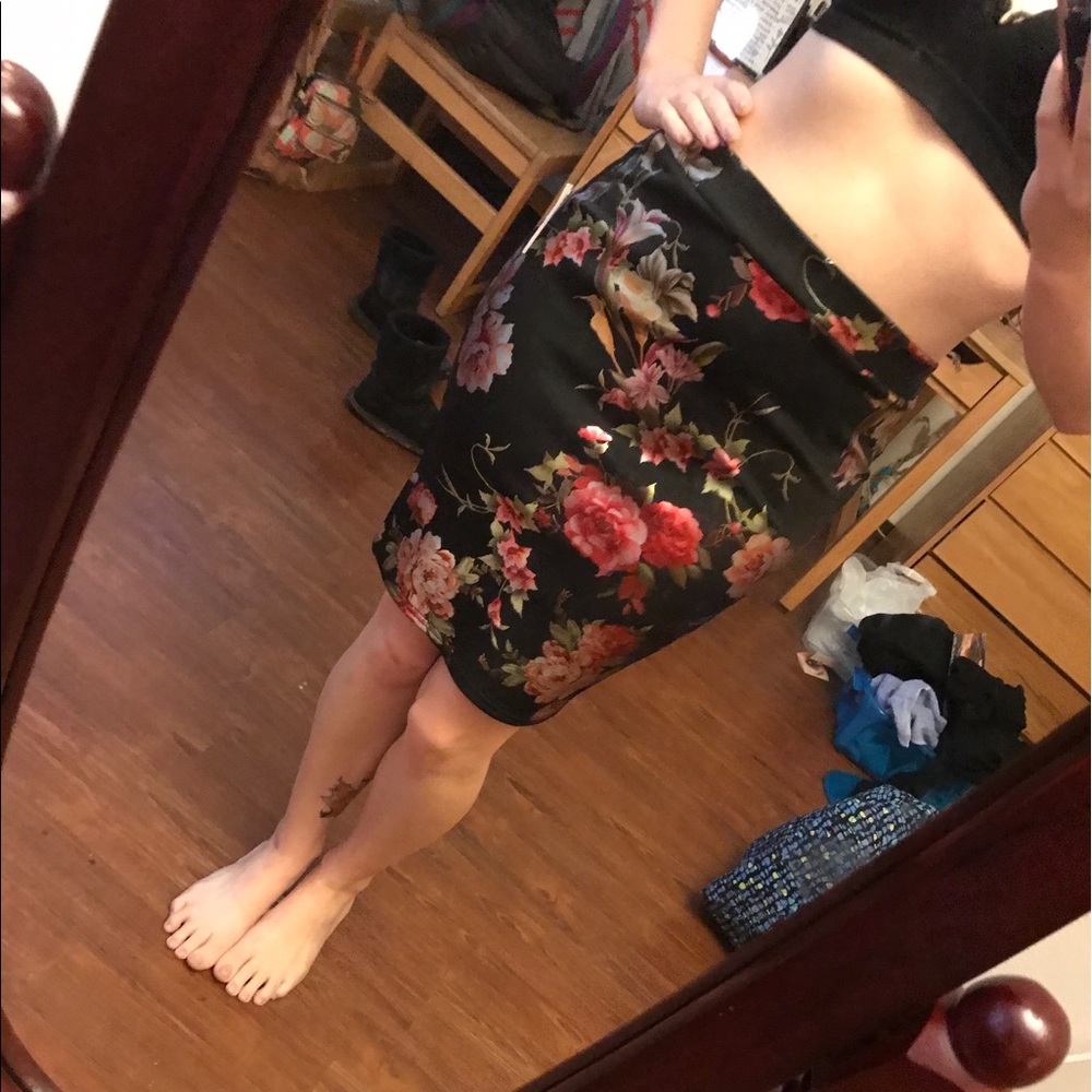 Stretchy Pencil Skirt