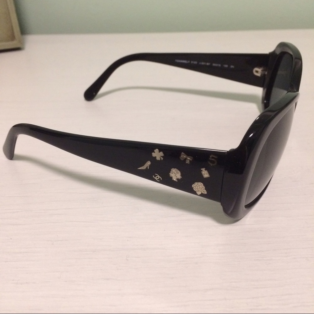 Chanel sunnies