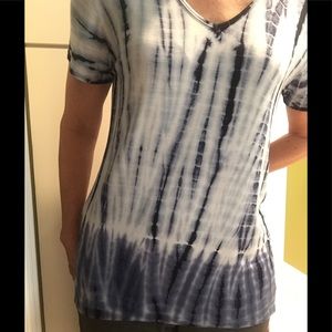 💙 TRYST Tie-Dyed Long V-Neck Tunic Shirt 💙
