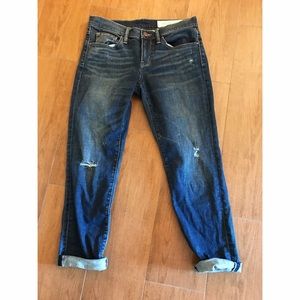 Lightly distressed boyfriend jeans like-new