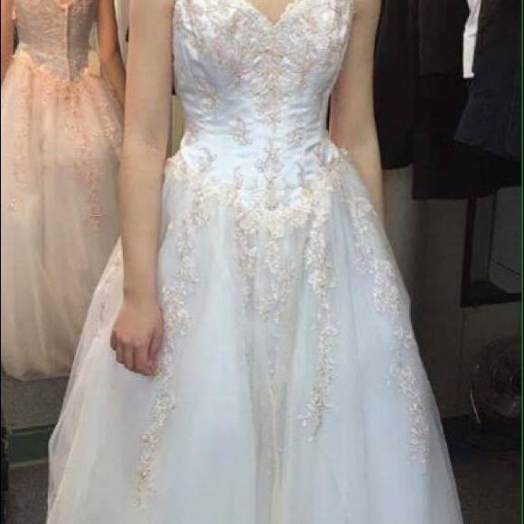 White prom dress with pink flower embellishments. - Picture 2 of 6