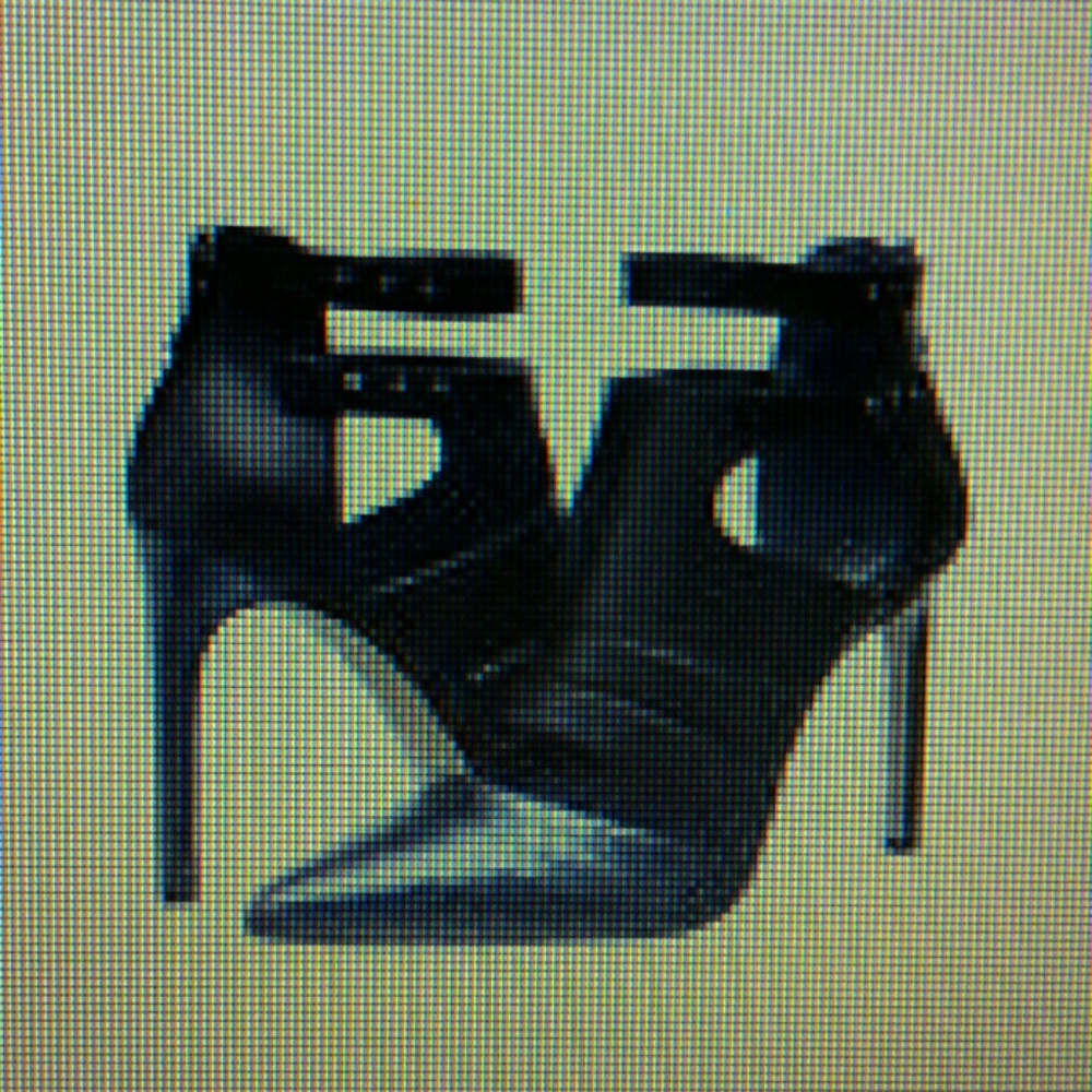 Strappy zip back high heel pump worn once