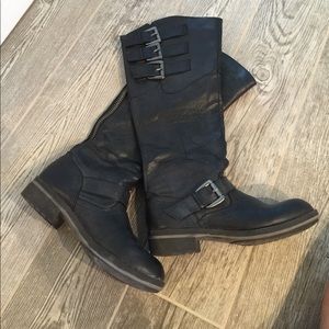 Womens boots.