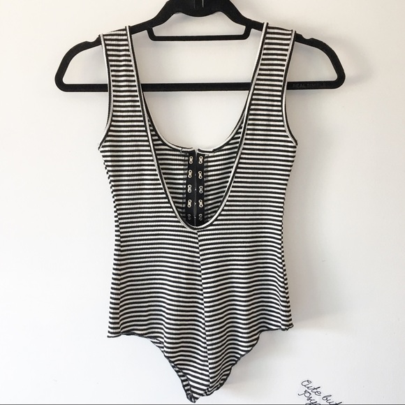 BNWT striped hook front bodysuit - Picture 2 of 3