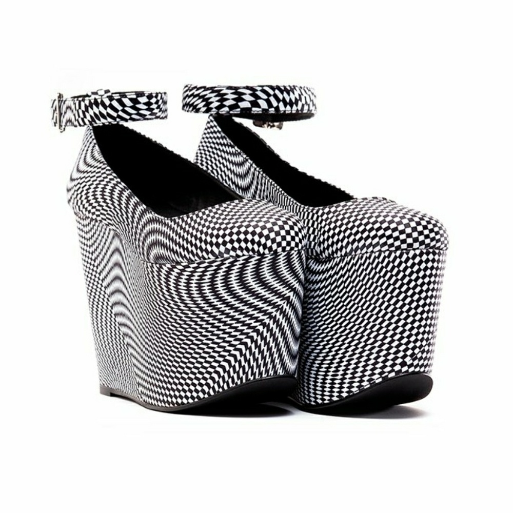 BlackmilkXsolestruck Shaks "you make me sick"
