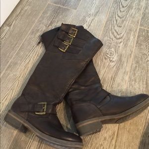 Womens boots.