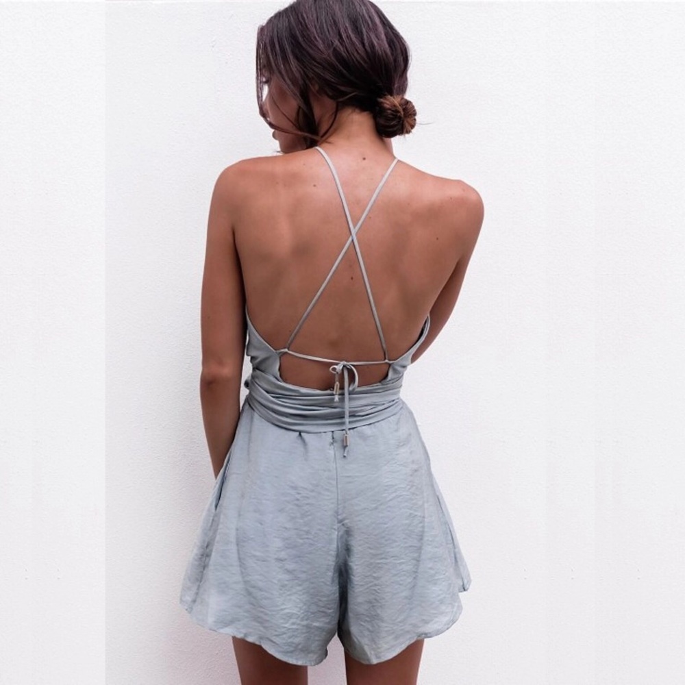 Gray Halter Keyhole Romper - Picture 3 of 5