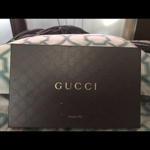Authentic Woman's Gucci Sneakers size 36+  6 1/2