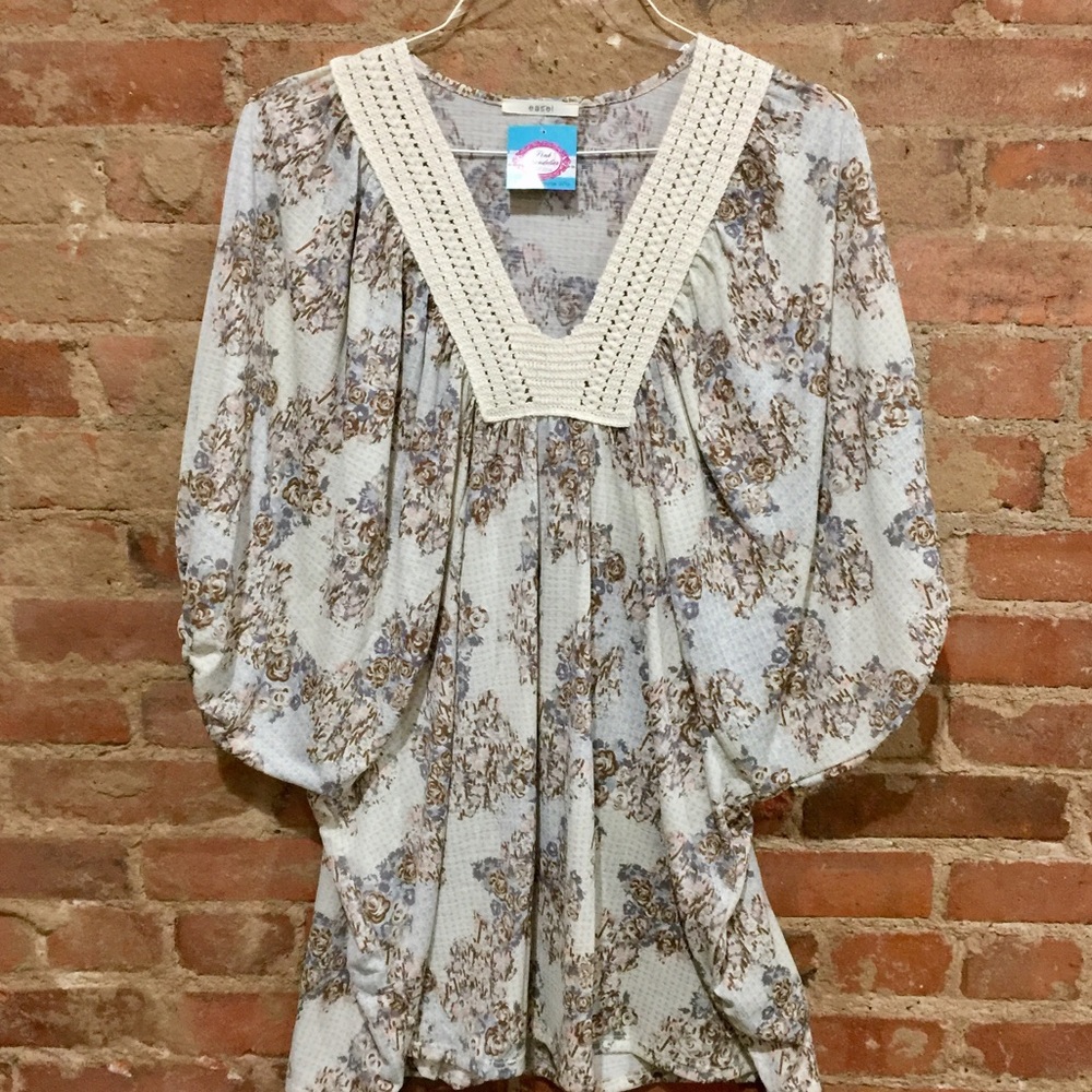 •Dolman Sleeve Top•