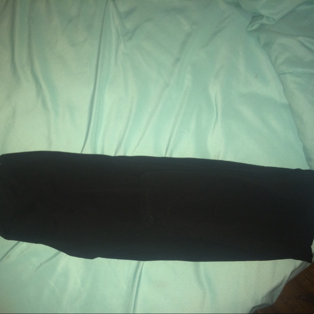 Plain black leggings