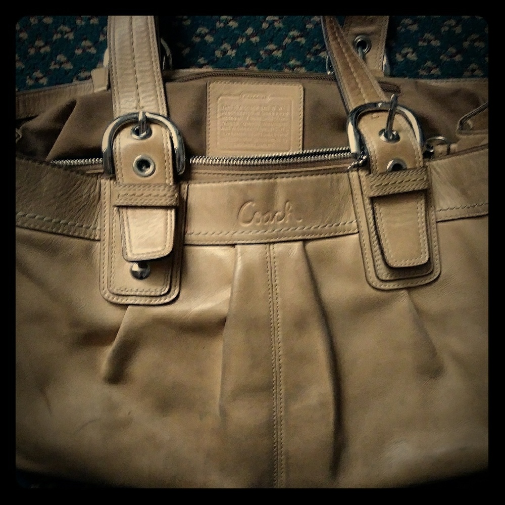 Big tan smooth leather coach purse