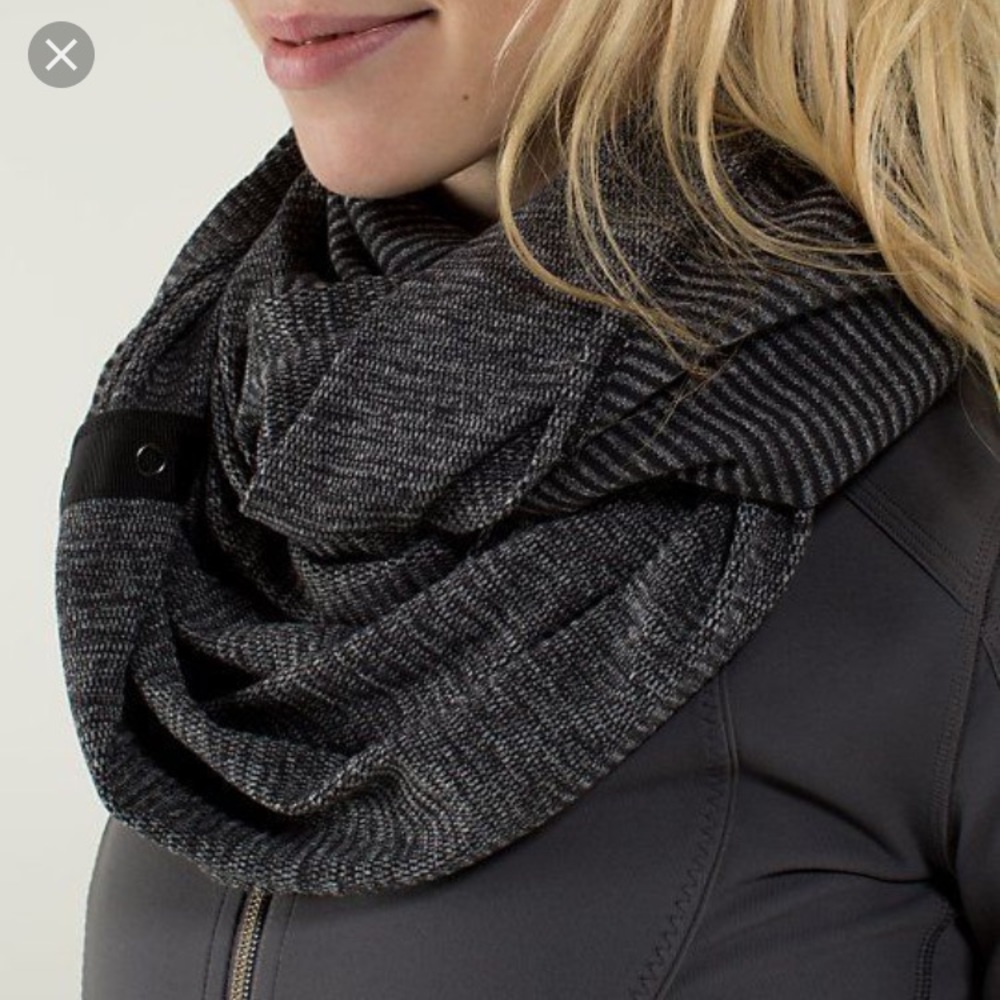 🚫SOLD EUC Lululemon Vinyasa Scarf