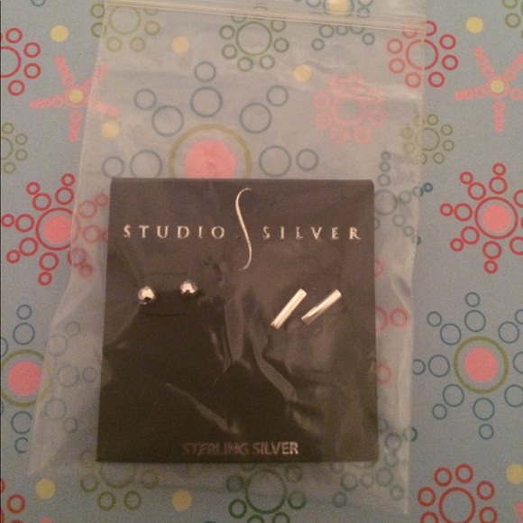 NWT Studio Silver Earring Set - Picture 3 of 3