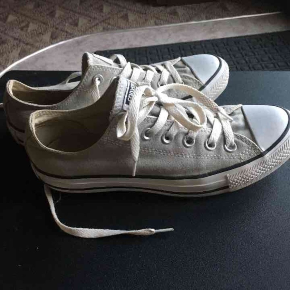 Grey converse