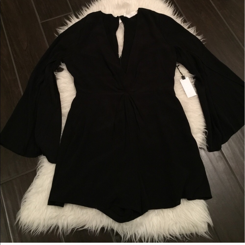 ASTR NWT black romper Large