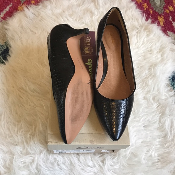 Clark's Sage Copper Crocodile Leather Pump - Picture 6 of 8