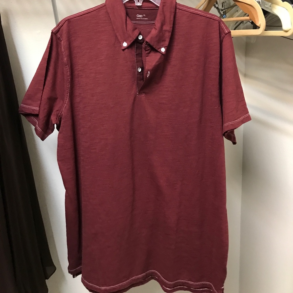 Men's GAP shirt