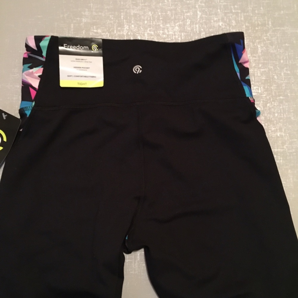 Freedom Workout Leggings - Picture 3 of 5