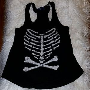 Studded skull tank.
