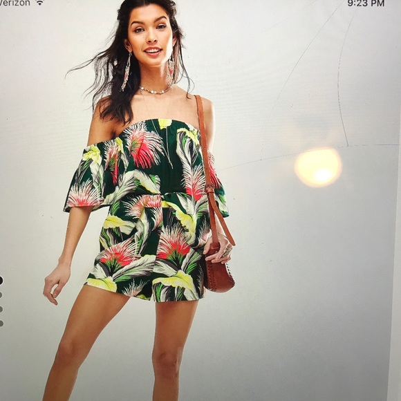 ASOS Green palm linen/viscose co-ord. Top & shorts - Picture 1 of 4