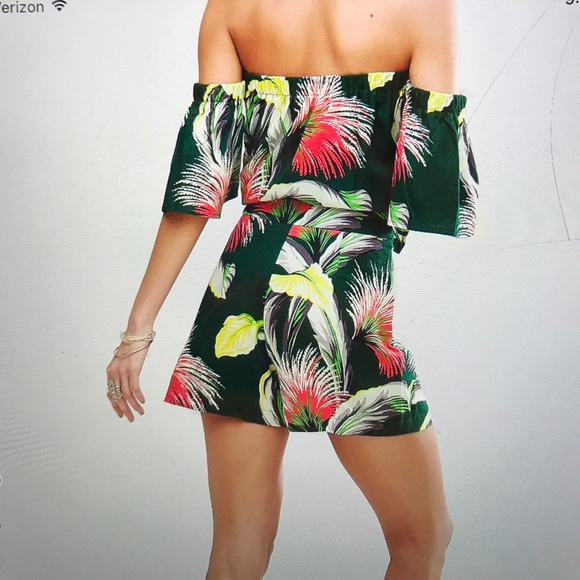 ASOS Green palm linen/viscose co-ord. Top & shorts - Picture 2 of 4