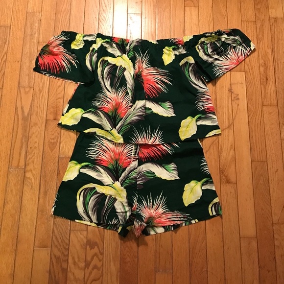 ASOS Green palm linen/viscose co-ord. Top & shorts - Picture 4 of 4