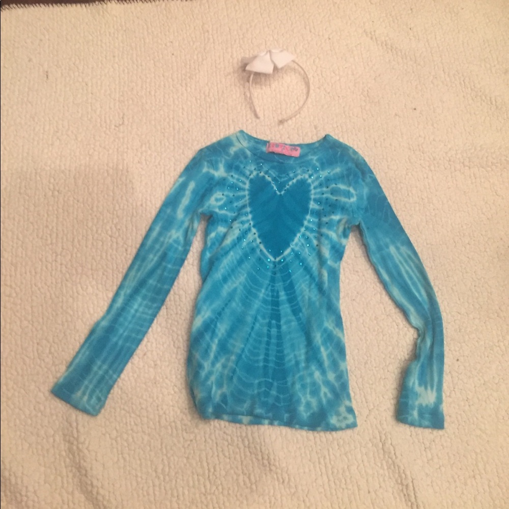 Blue tie-Die top with white bow headband