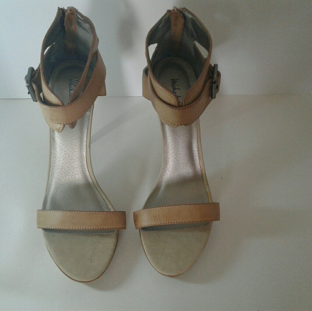 High heel sandals zip back