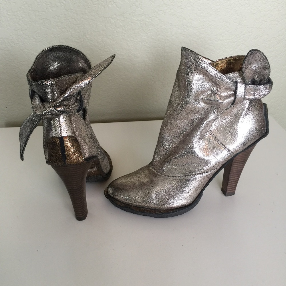 Oh Deer! Women's Vixen Bootie Size 7