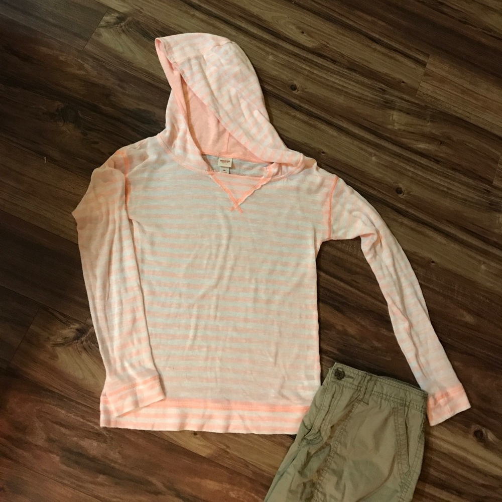 🌈Light beachy top