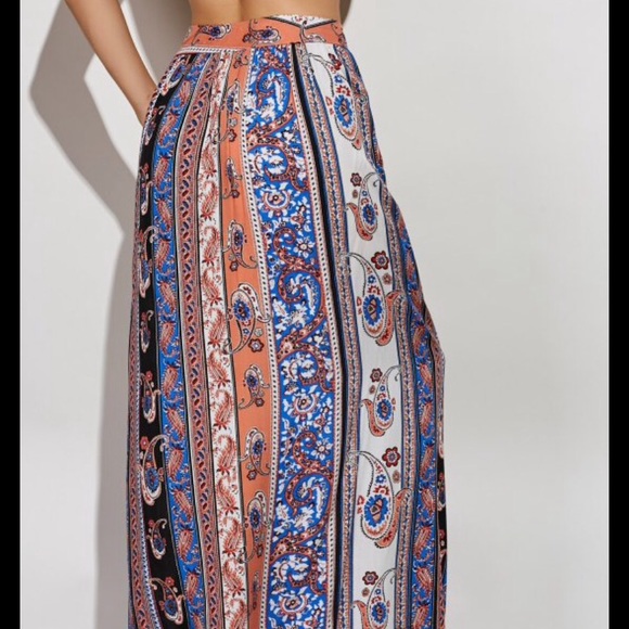  High Slit Maxi Skirt - Picture 4 of 7