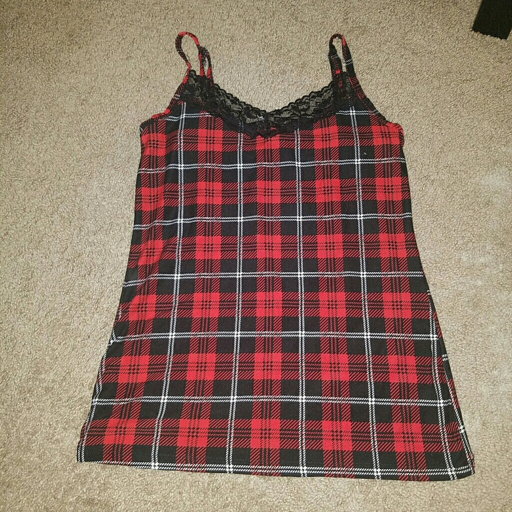 Lot of 3 tanks