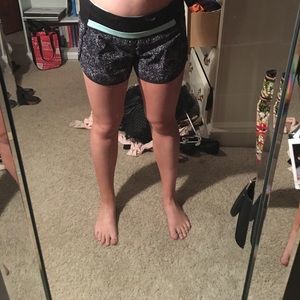 turquoise speckle lulu lemon shorts!