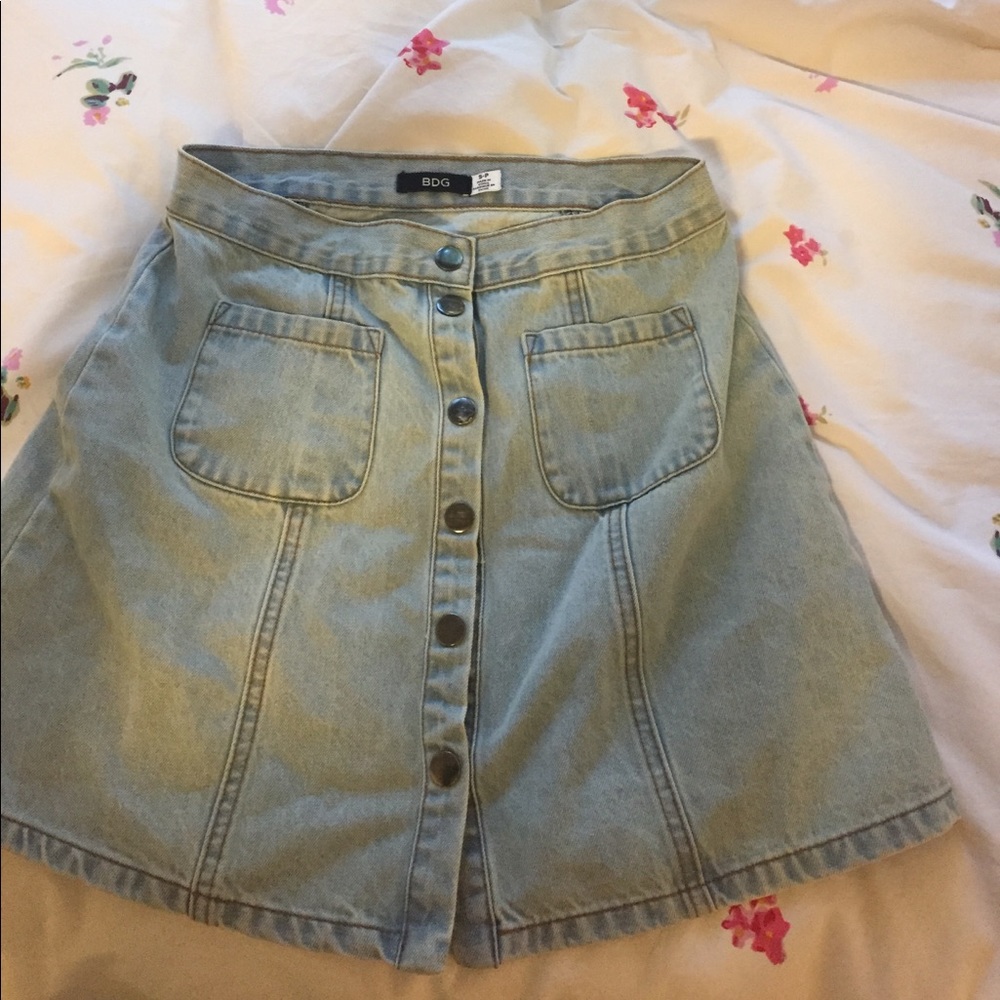 Very cute mini denim skirt